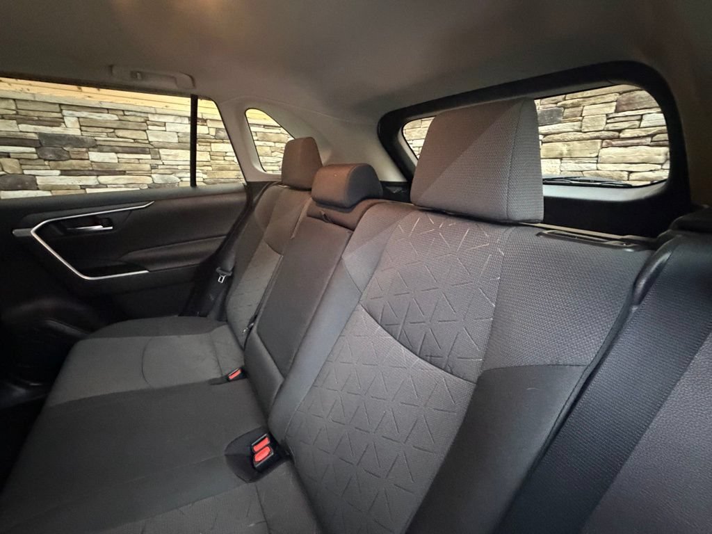 Used 2020 Toyota RAV4 XLE w/ Convenience Package AWD/4WD image 28