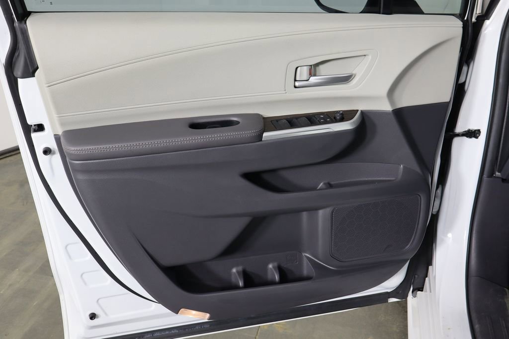 Used 2024 Toyota Sienna XLE image 20
