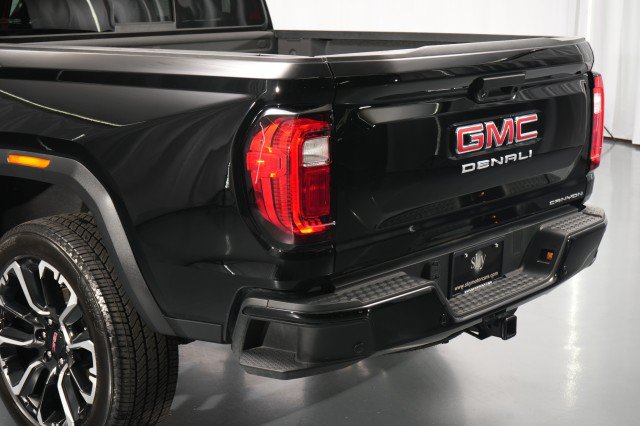 Used 2024 GMC Canyon Denali AWD/4WD image 14