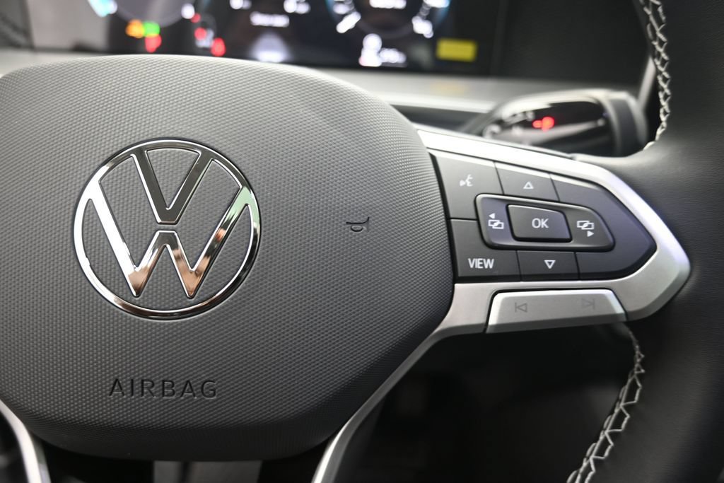 New 2026 Volkswagen Tiguan SE FWD image 14