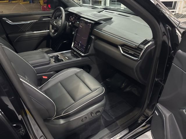 Used 2024 GMC Acadia Denali AWD/4WD image 37