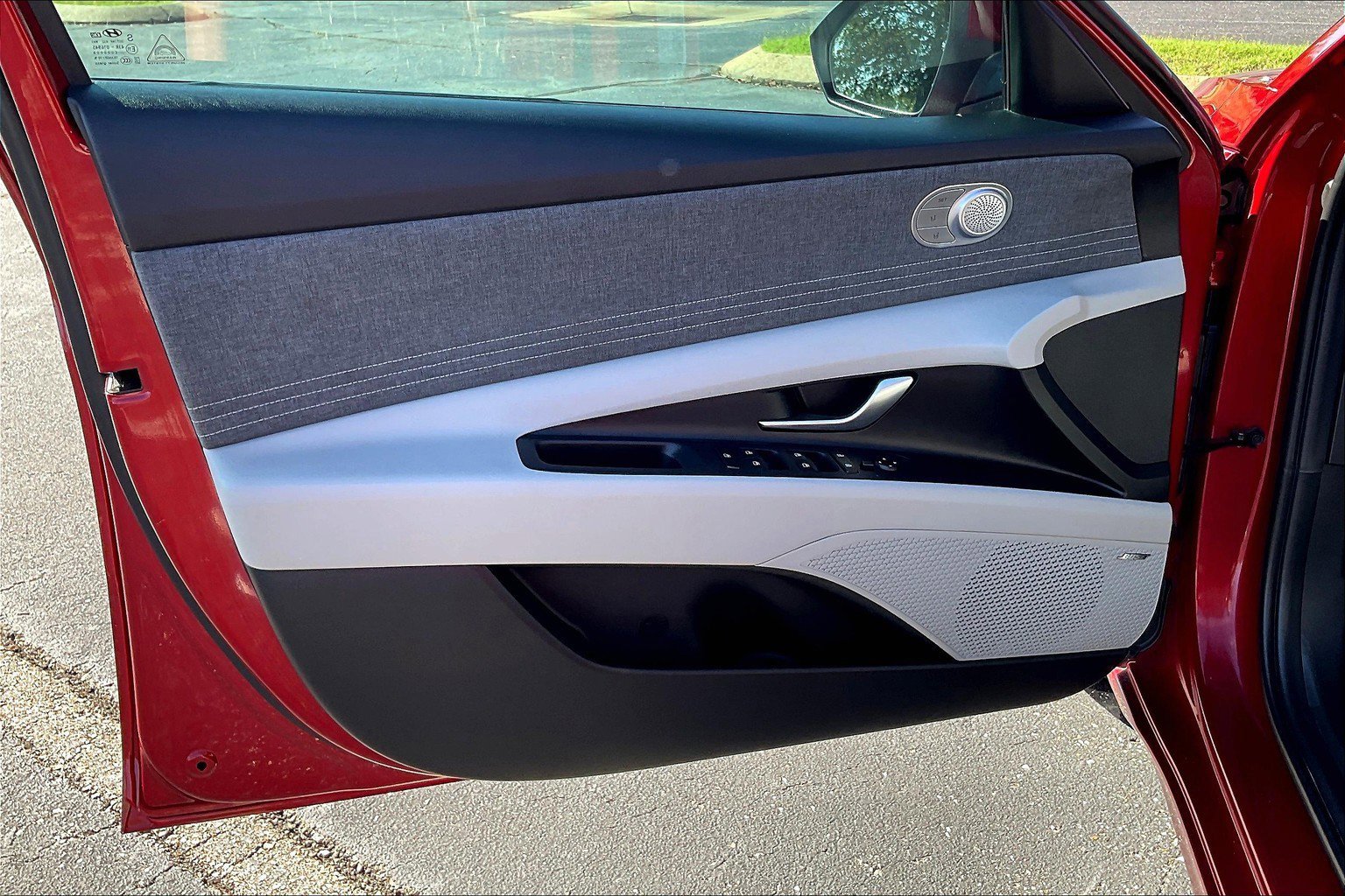 Used 2023 Hyundai Elantra Limited w/ Cargo Package image 20