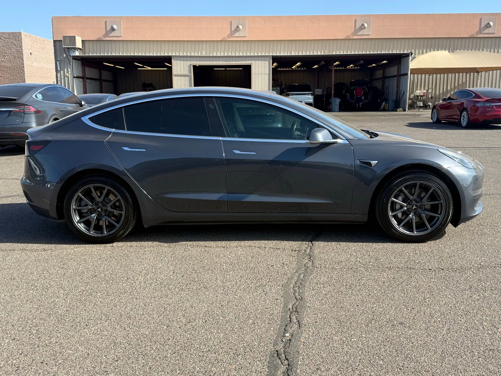 Used 2019 Tesla Model 3 Standard Range Plus image 4