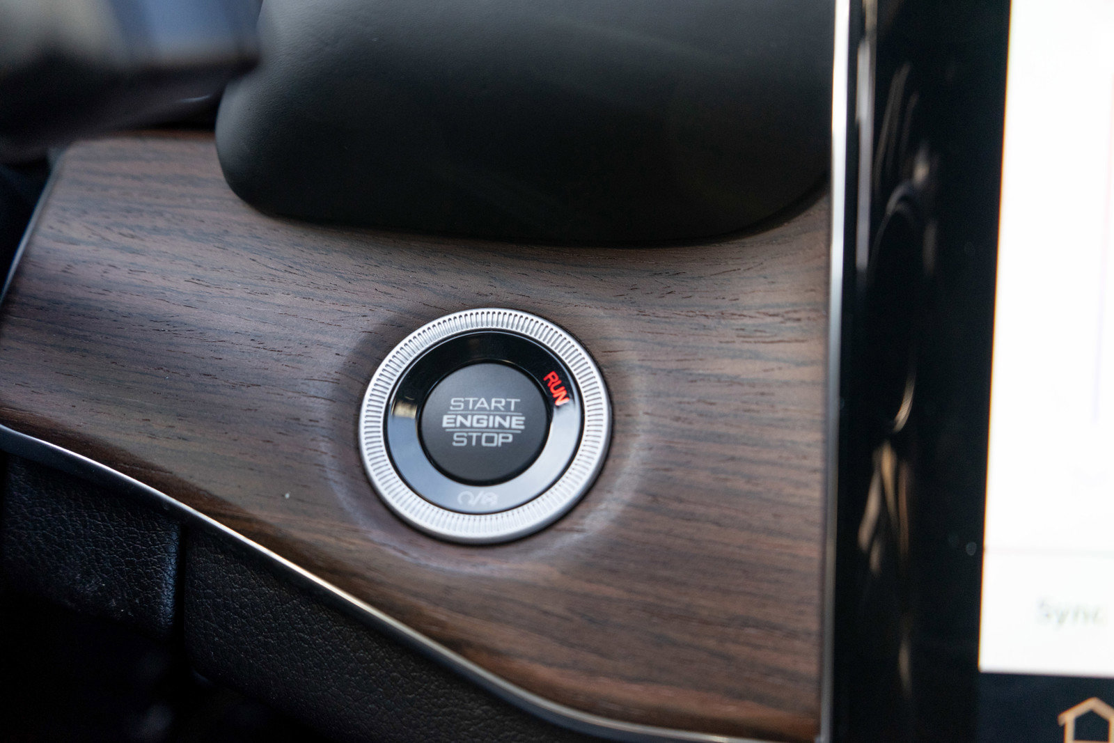 Used 2023 Jeep Grand Cherokee L Summit w/ Advanced Protech Group IV image 23