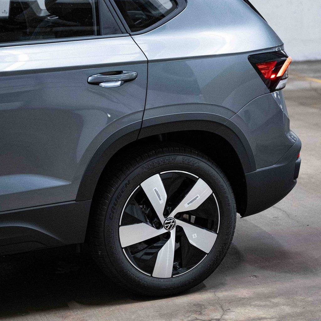 New 2026 Volkswagen Taos S image 4