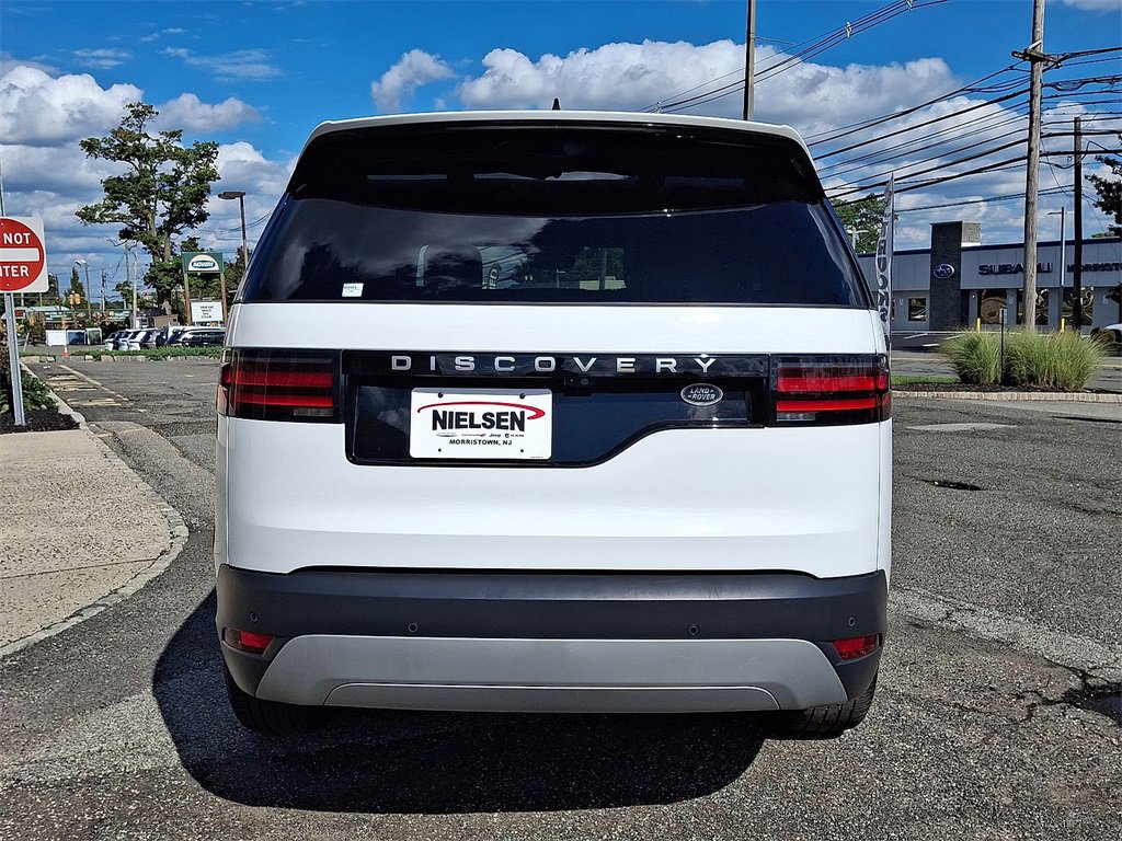Used 2023 Land Rover Discovery S image 29