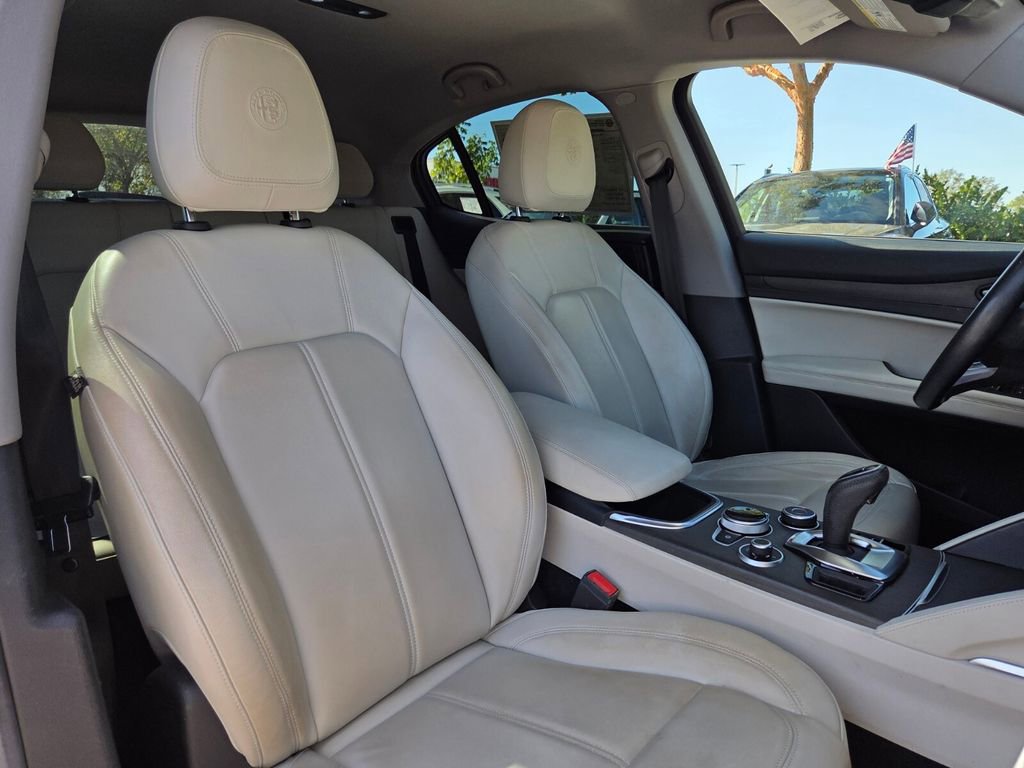 Used 2020 Alfa Romeo Stelvio Ti w/ Active Blind Spot Package image 11