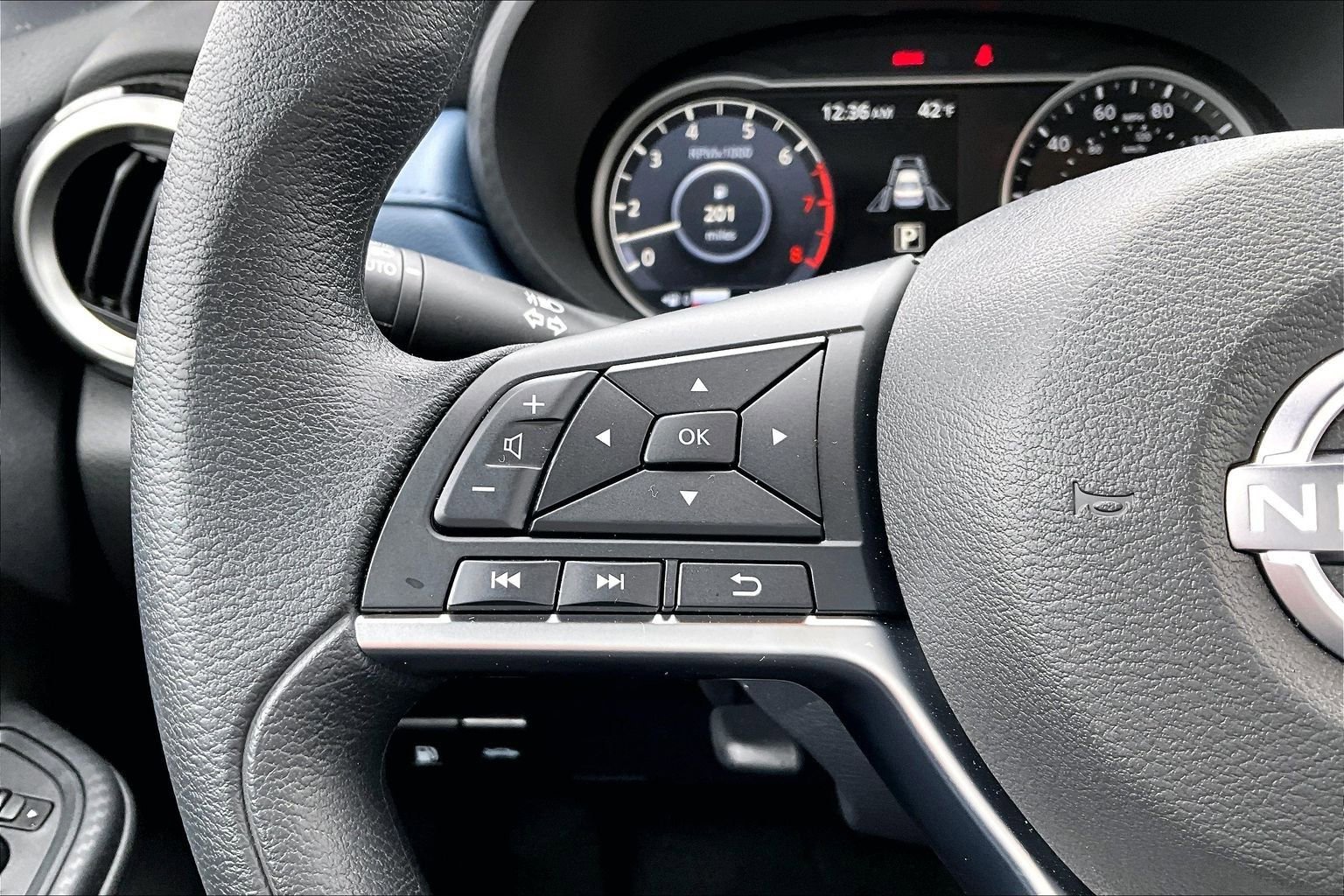 Used 2025 Nissan Versa SV w/ Trunk Package image 3
