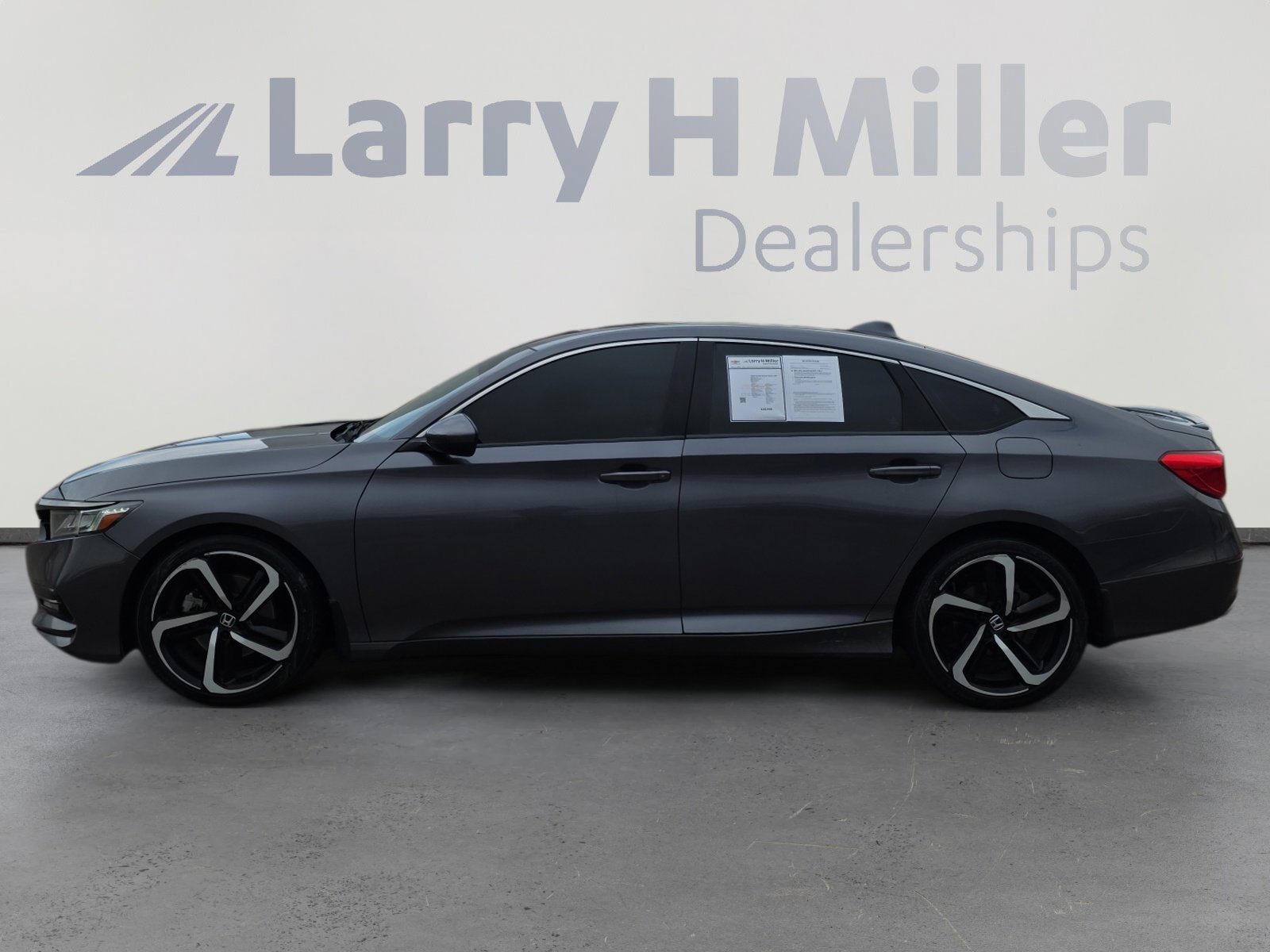 Used 2019 Honda Accord Sport image 2