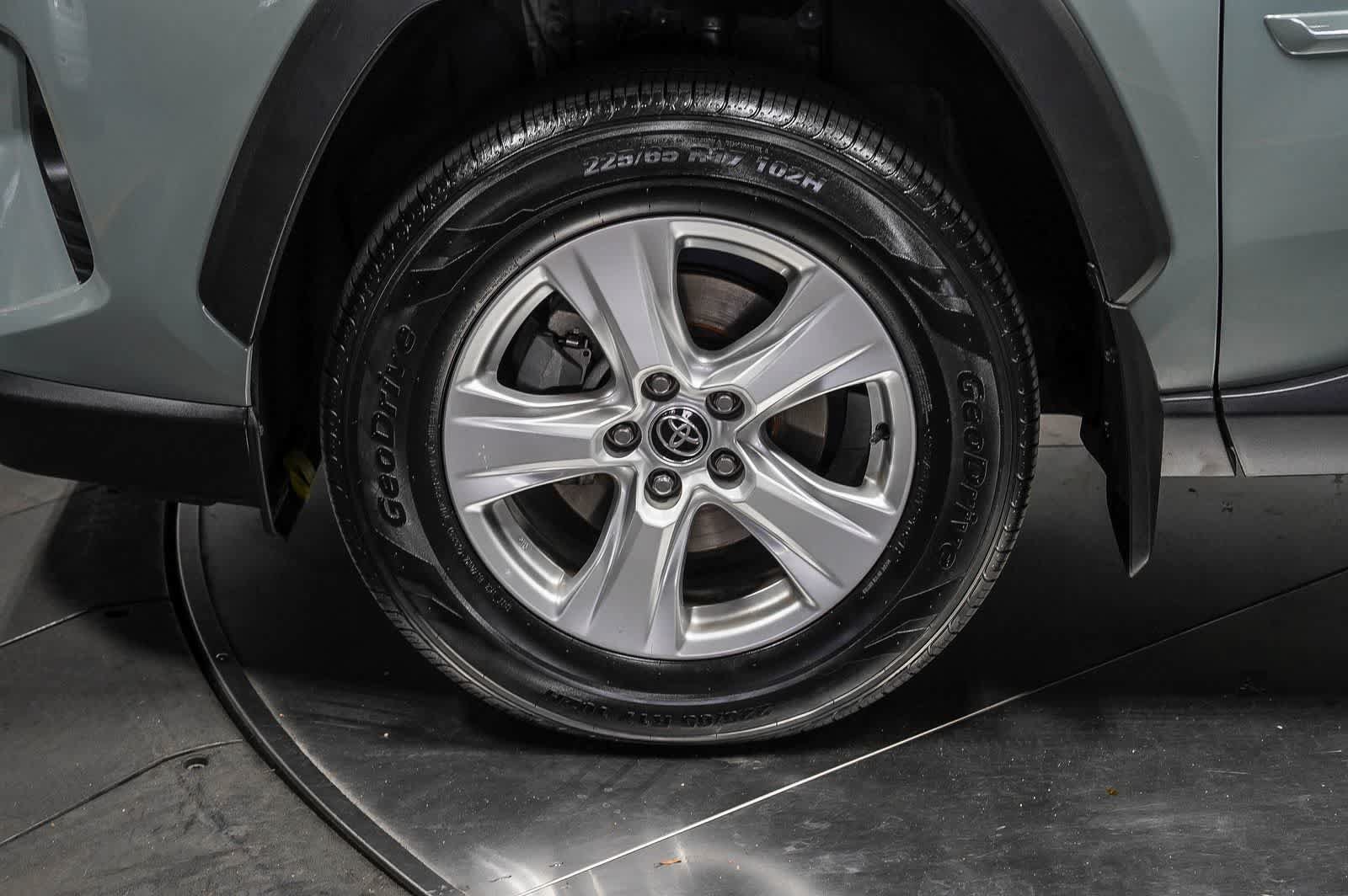 Certified 2021 Toyota RAV4 XLE FWD image 10