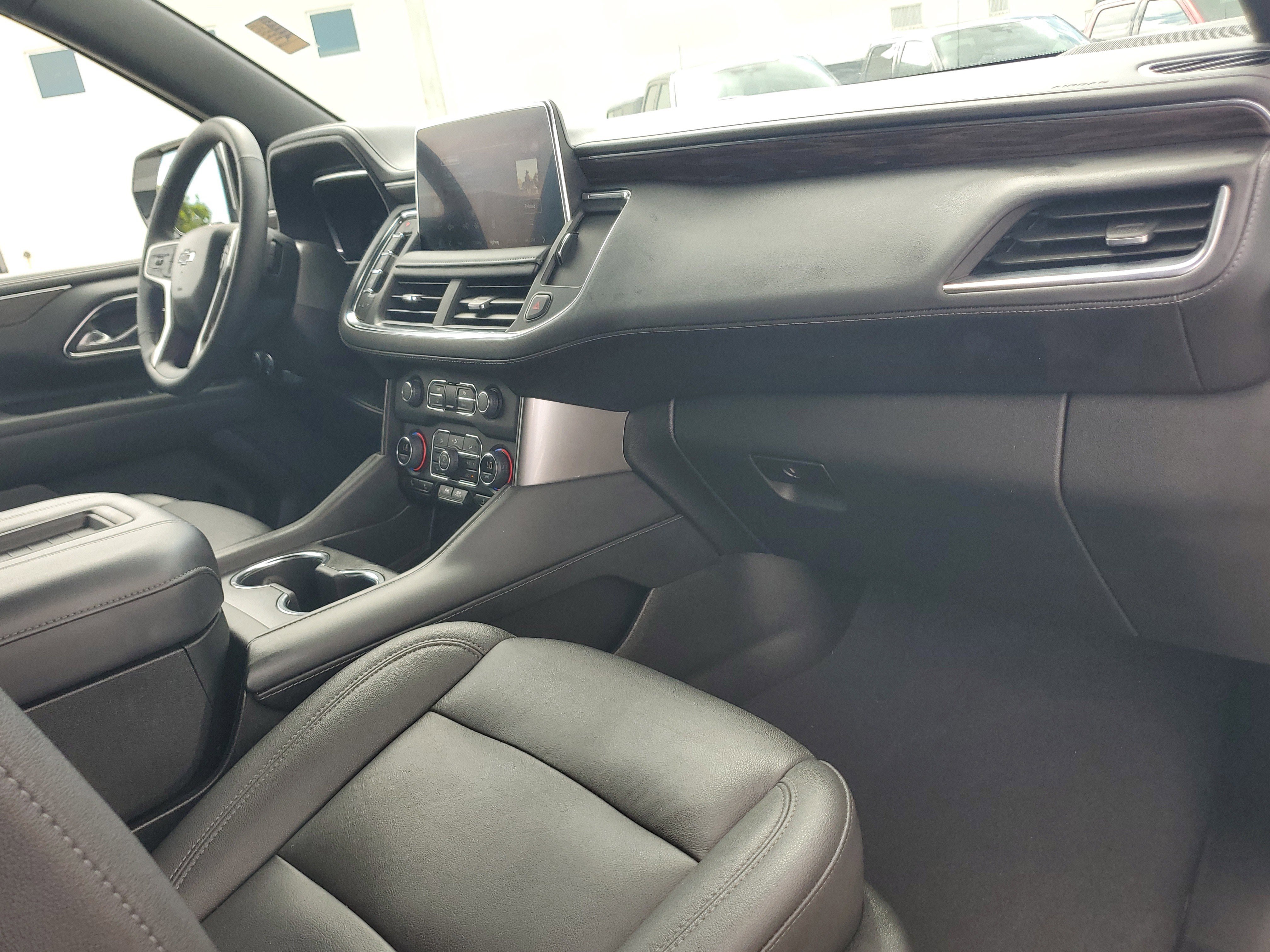 Used 2023 Chevrolet Suburban Z71 w/ Luxury Package image 20