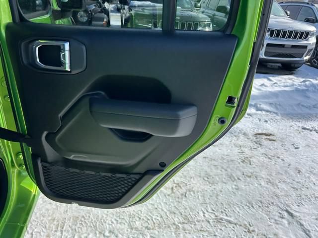 New 2025 Jeep Gladiator Sport AWD/4WD image 27