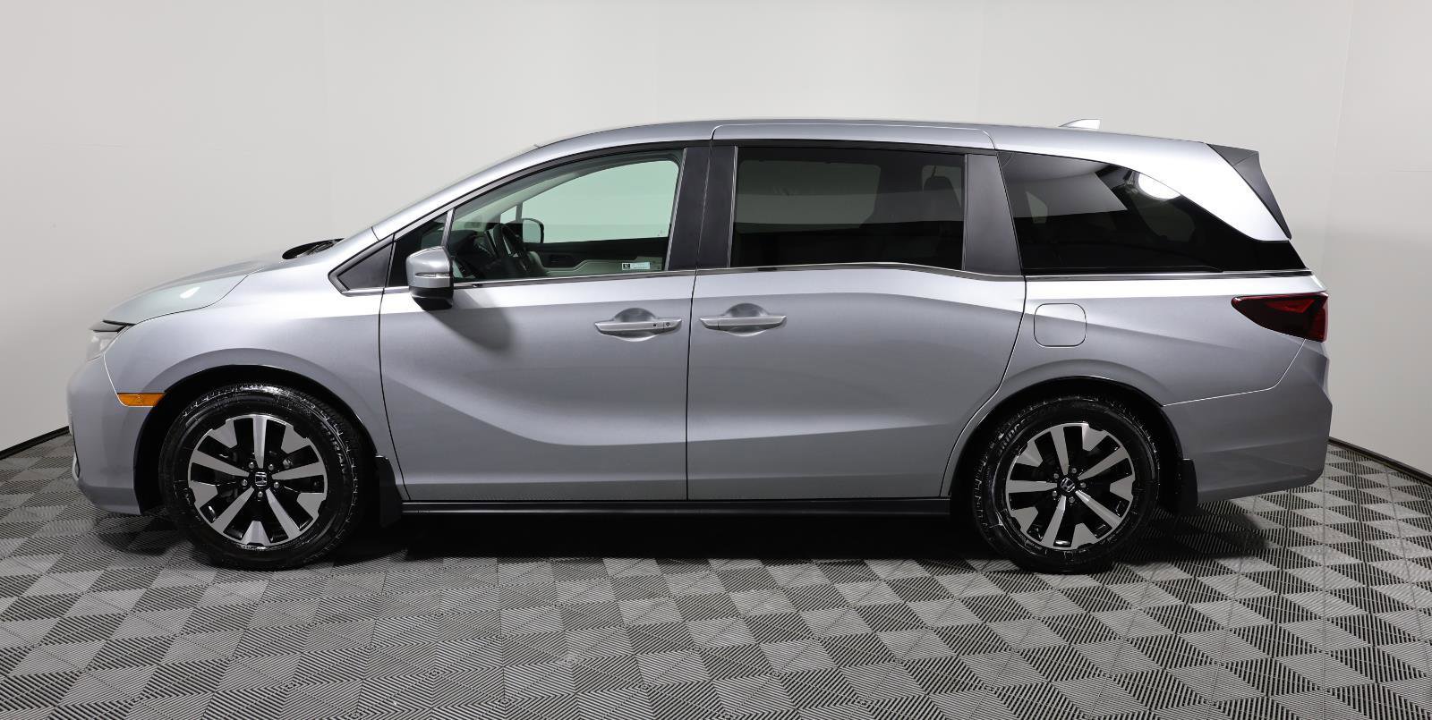 Used 2026 Honda Odyssey EX-L image 9