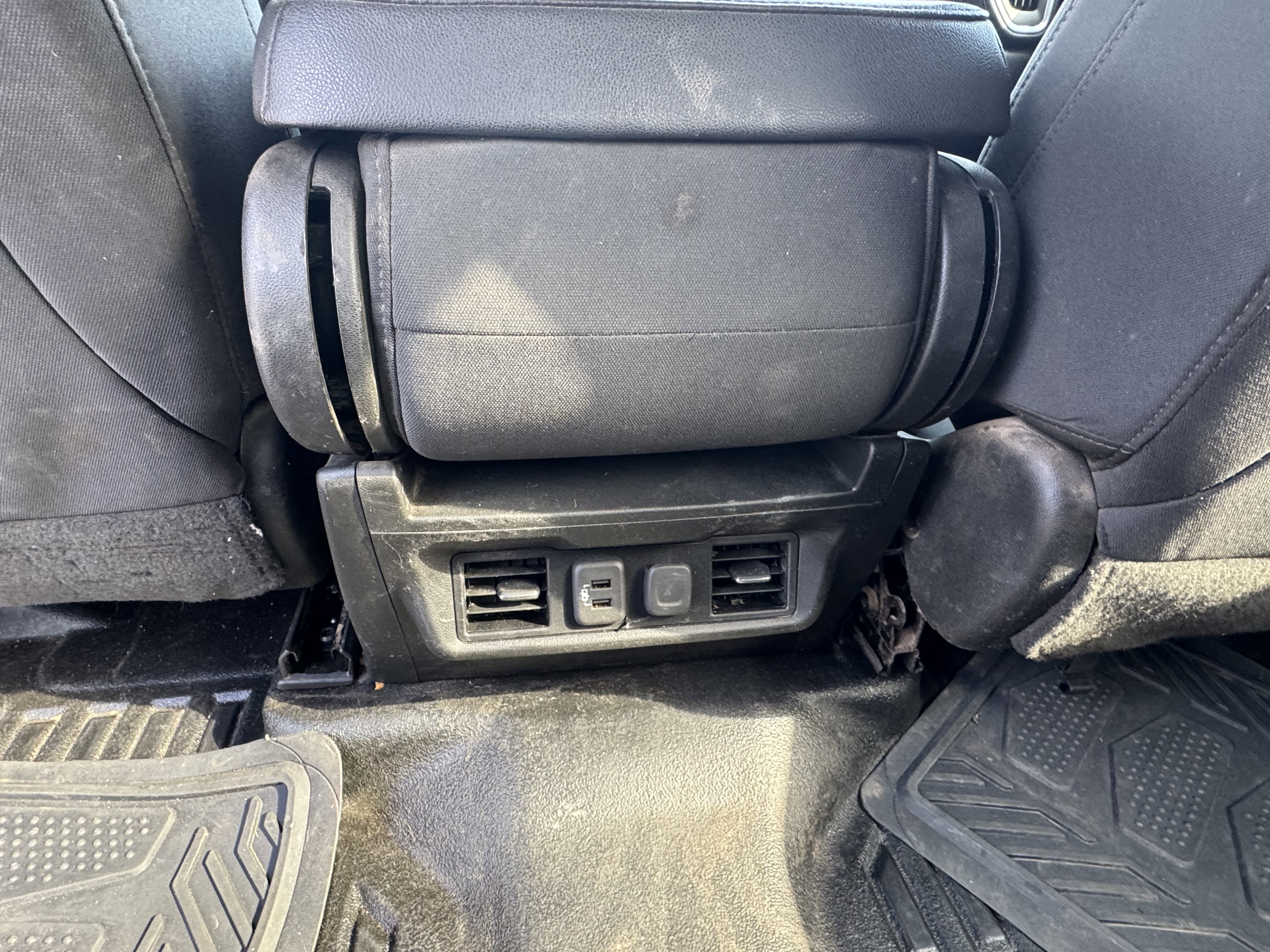 Used 2022 Chevrolet Silverado 3500 LT w/ Convenience Package image 7