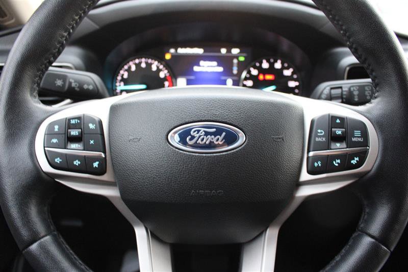 Used 2023 Ford Explorer Limited AWD/4WD image 17