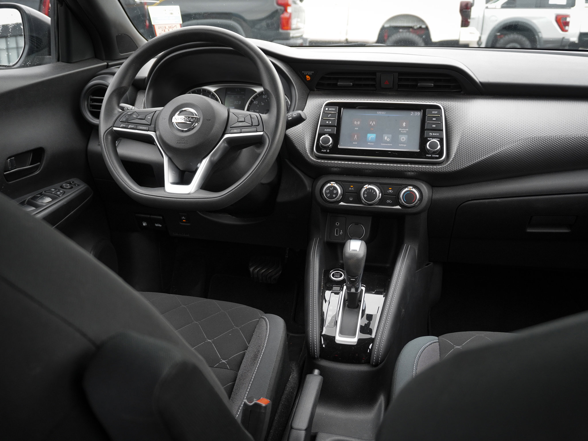 Used 2019 Nissan Kicks S image 28