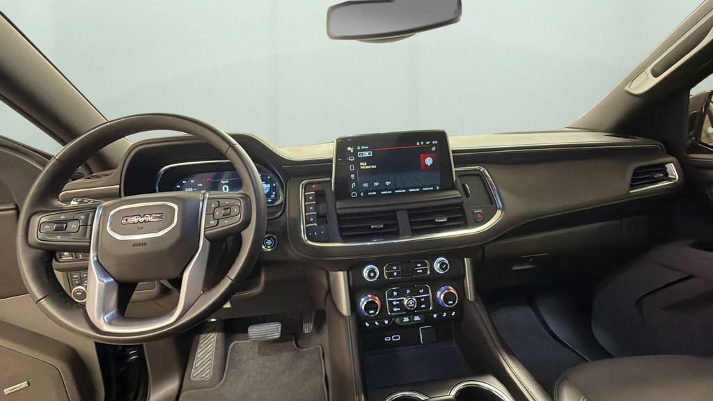 Used 2024 GMC Yukon SLT AWD/4WD image 10