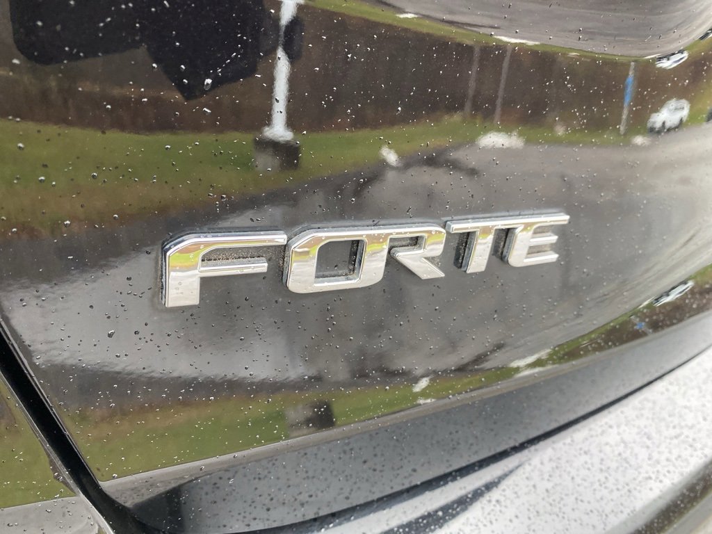 Used 2017 Kia Forte LX image 14