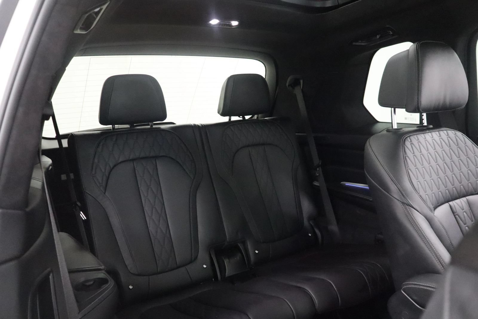 Used 2020 BMW X7 M50i AWD/4WD image 27