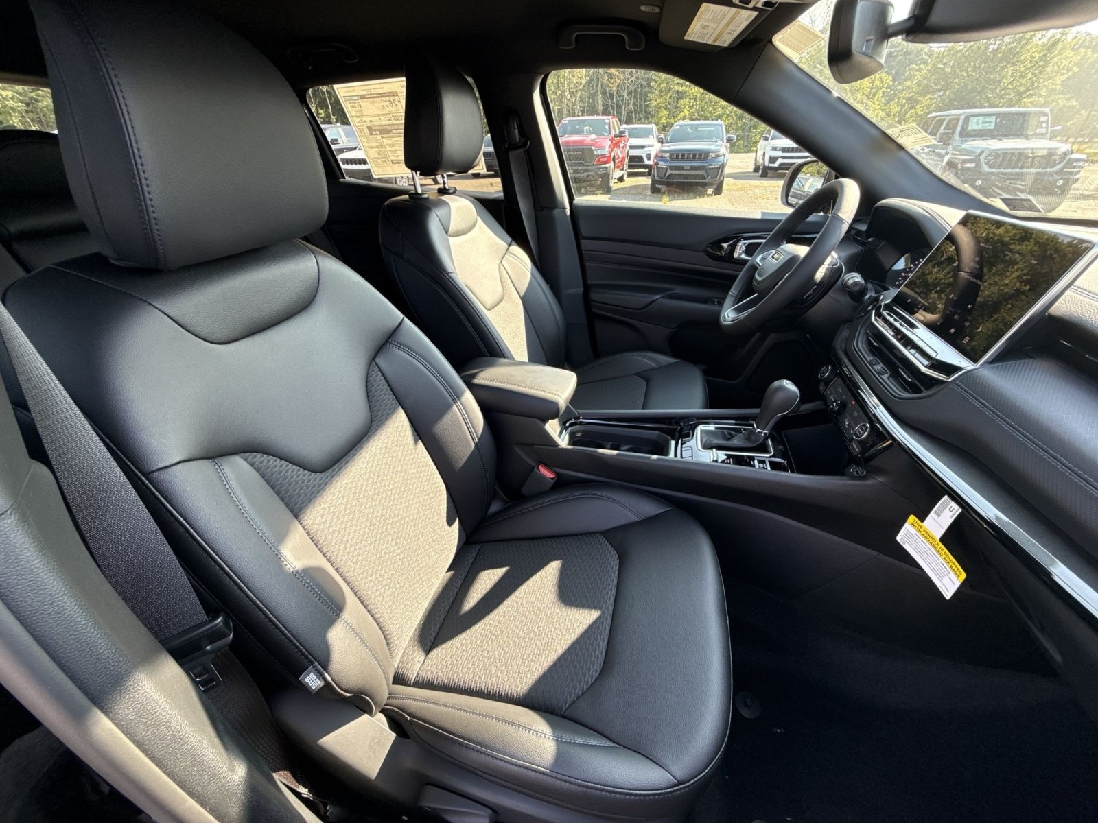 New 2026 Jeep Compass Latitude AWD/4WD image 25