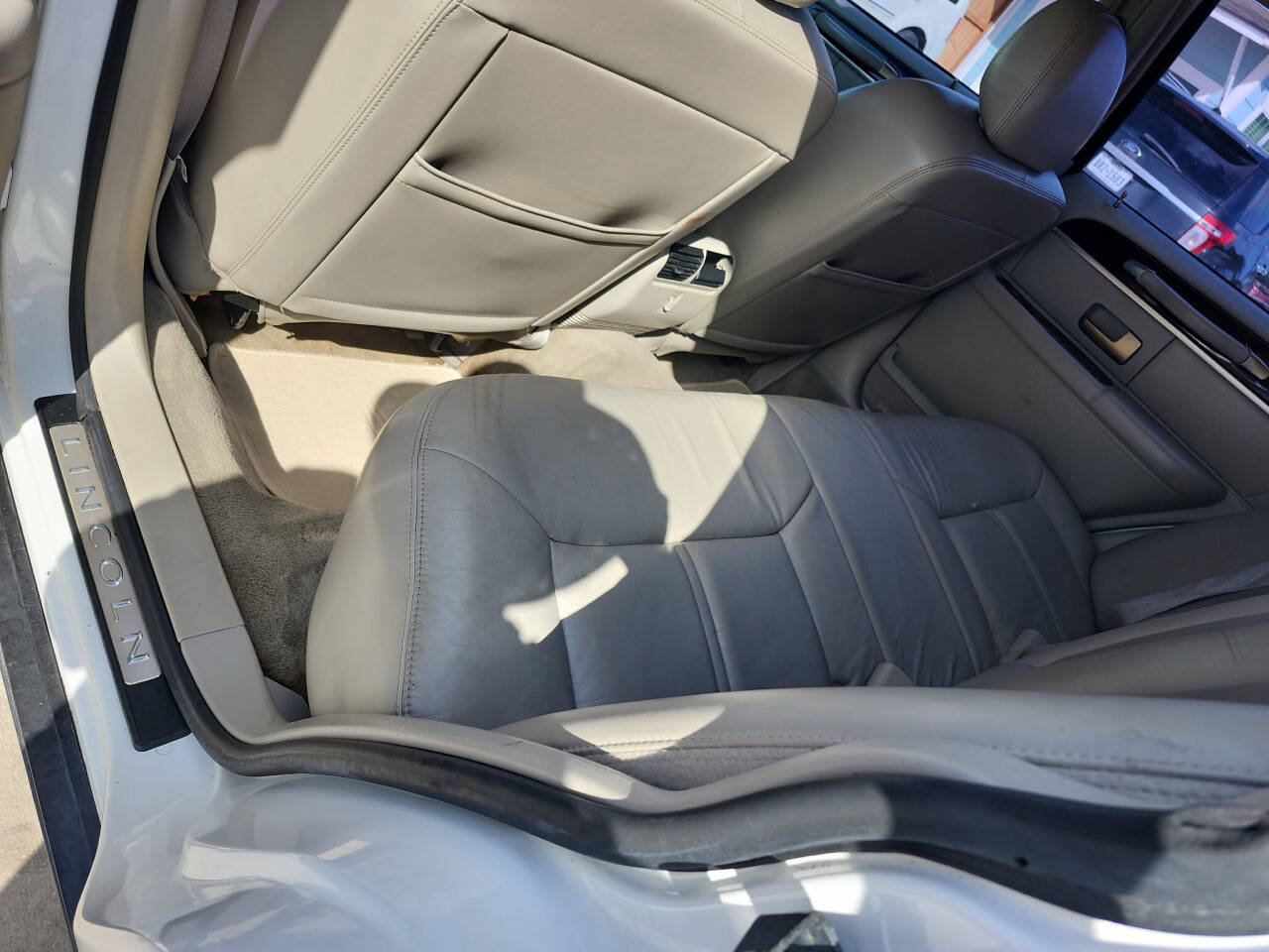 Used 2009 Lincoln Town Car Signature Limited RWD image 5