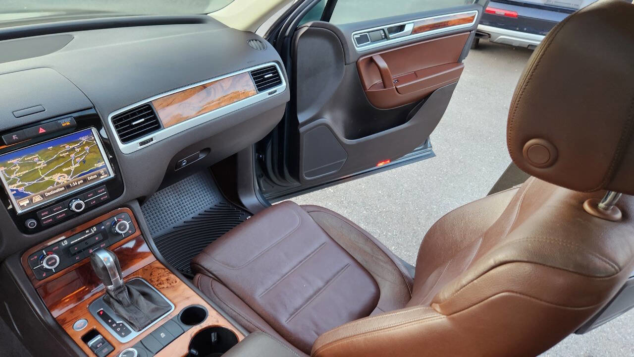 Used 2012 Volkswagen Touareg Executive image 33