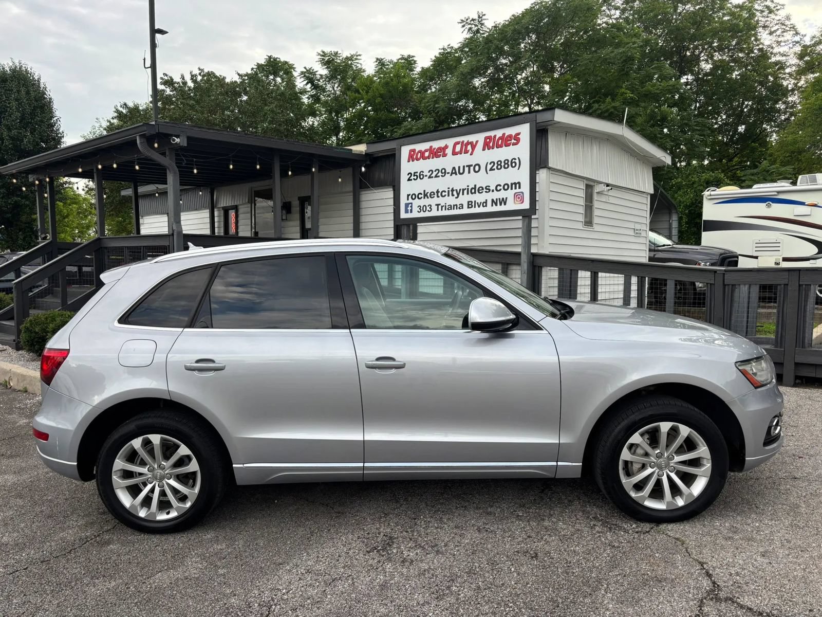 Used 2016 Audi Q5 2.0T Premium w/ Audi MMI Navigation Plus AWD/4WD image 2