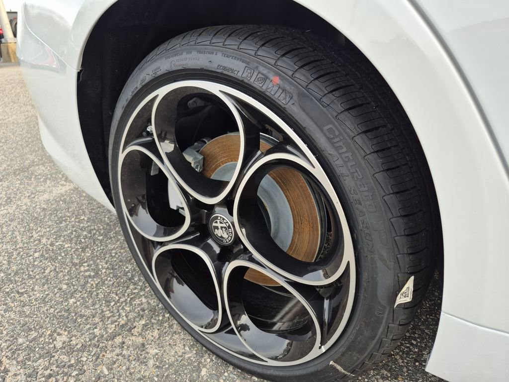 New 2025 Alfa Romeo Giulia w/ Driving Assist Package image 9