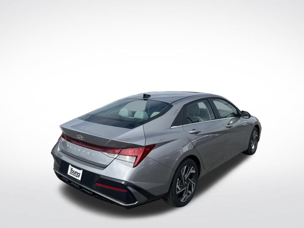 Used 2025 Hyundai Elantra Limited FWD image 5