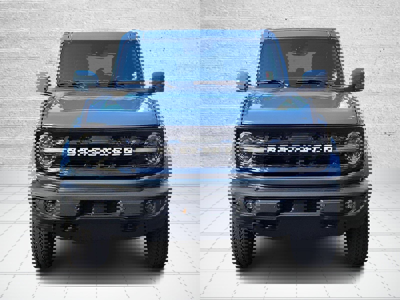 Used 2023 Ford Bronco Outer Banks image 2