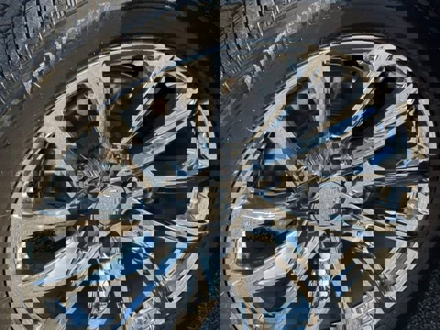 Certified 2023 Cadillac Escalade Premium Luxury w/ LPO, Radiant Package image 12