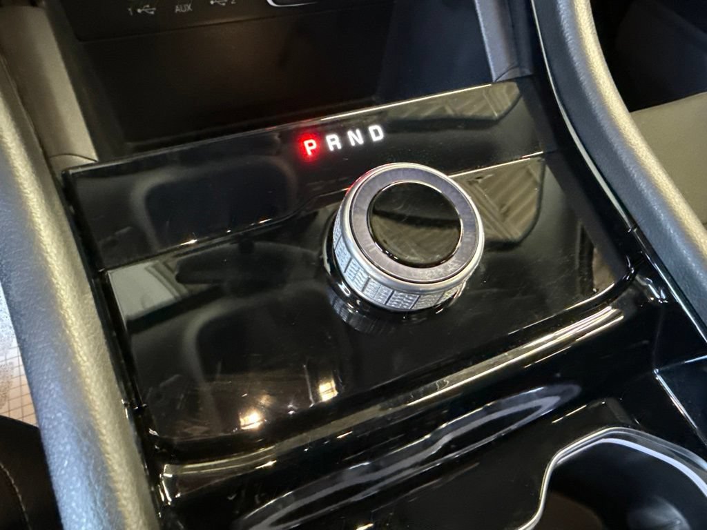 Used 2023 Jeep Grand Cherokee Laredo AWD/4WD image 32