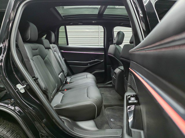 Used 2025 Jeep Wagoneer S Limited AWD/4WD image 17
