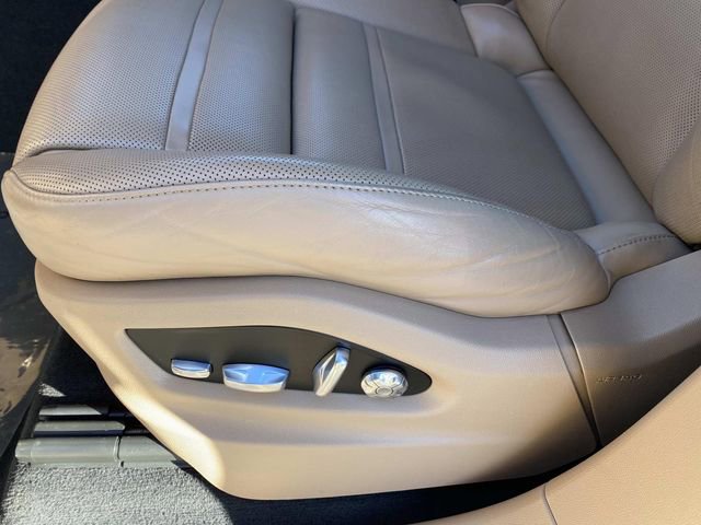 Used 2021 Porsche Cayenne image 16
