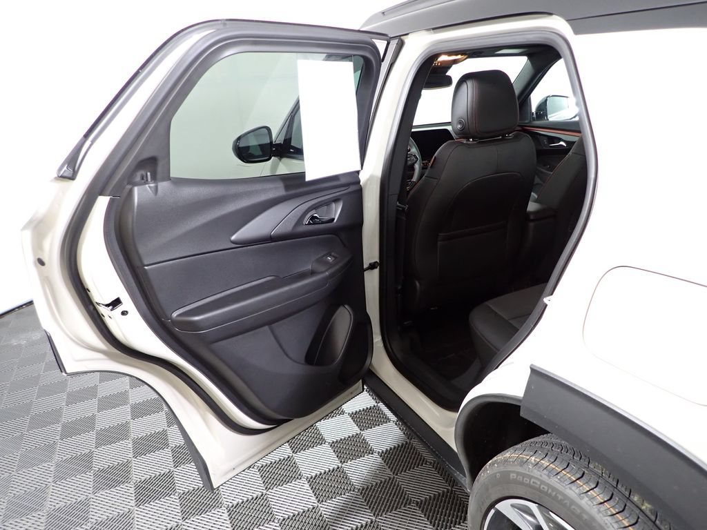 Used 2026 Chevrolet TrailBlazer RS w/ Convenience Package AWD/4WD image 35