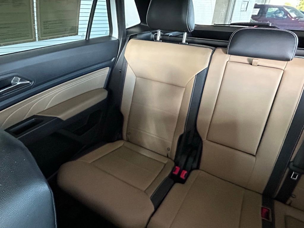 Used 2022 Volkswagen Atlas Cross Sport SE w/ Black Wheel Package image 12