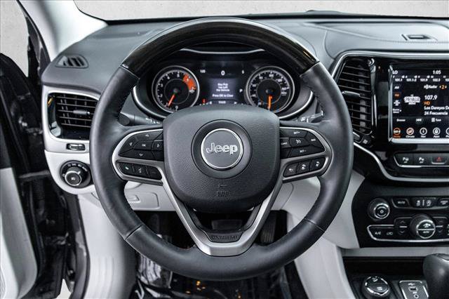 Used 2019 Jeep Cherokee Overland w/ Technology Group AWD/4WD image 12