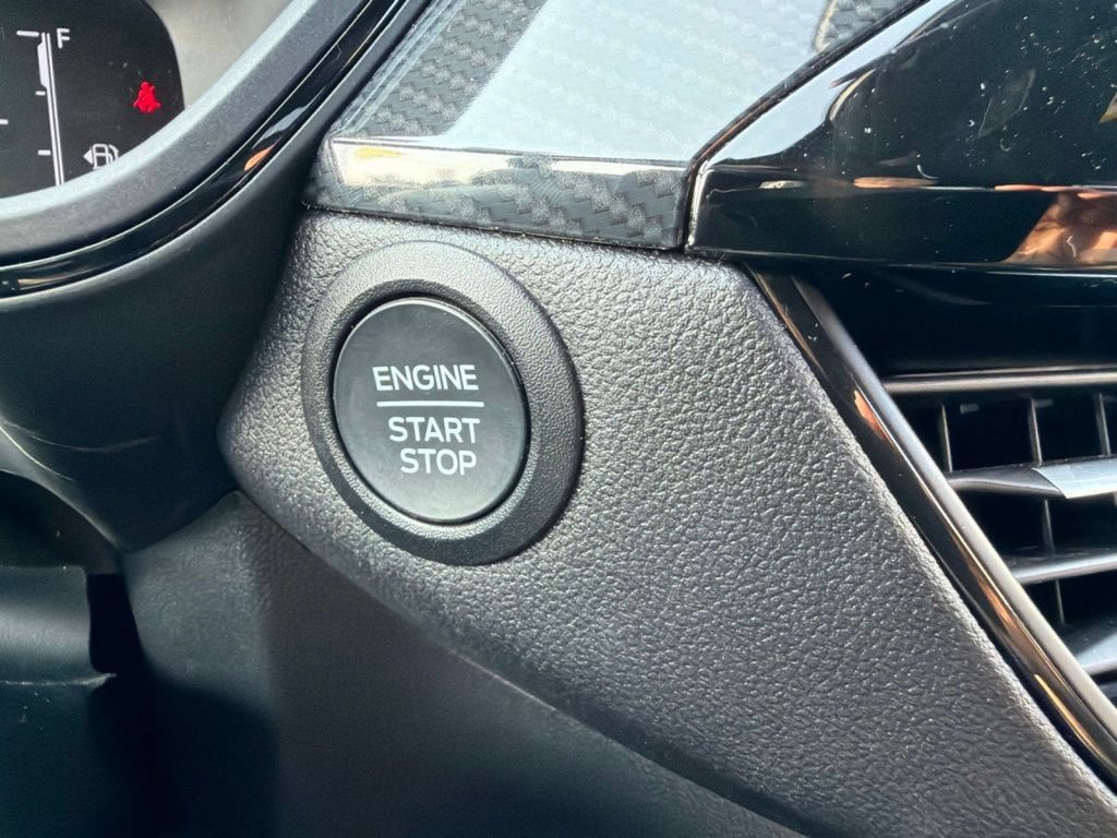 Used 2025 Ford Escape ST-Line AWD/4WD image 25