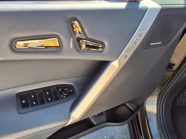 Used 2022 BMW iX xDrive50 w/ Premium Package image 16