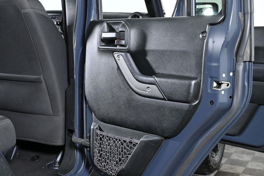 Used 2018 Jeep Wrangler Unlimited Sport S image 32