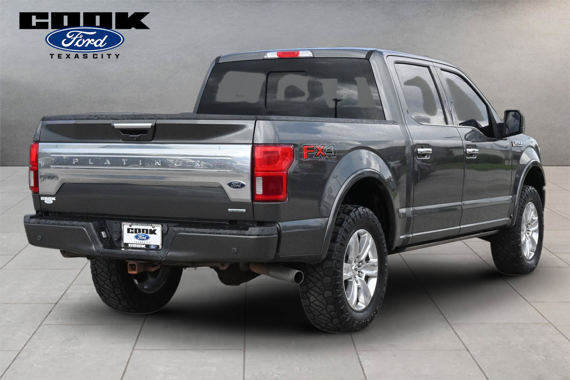 Used 2018 Ford F150 Platinum w/ Equipment Group 701A Luxury AWD/4WD image 3