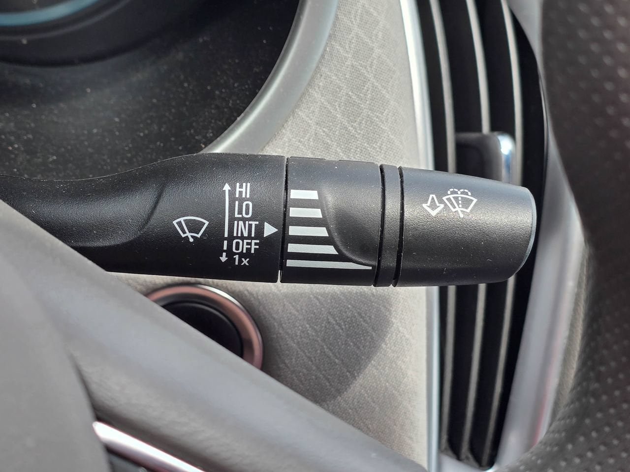 Used 2025 Chevrolet Malibu LT FWD image 22