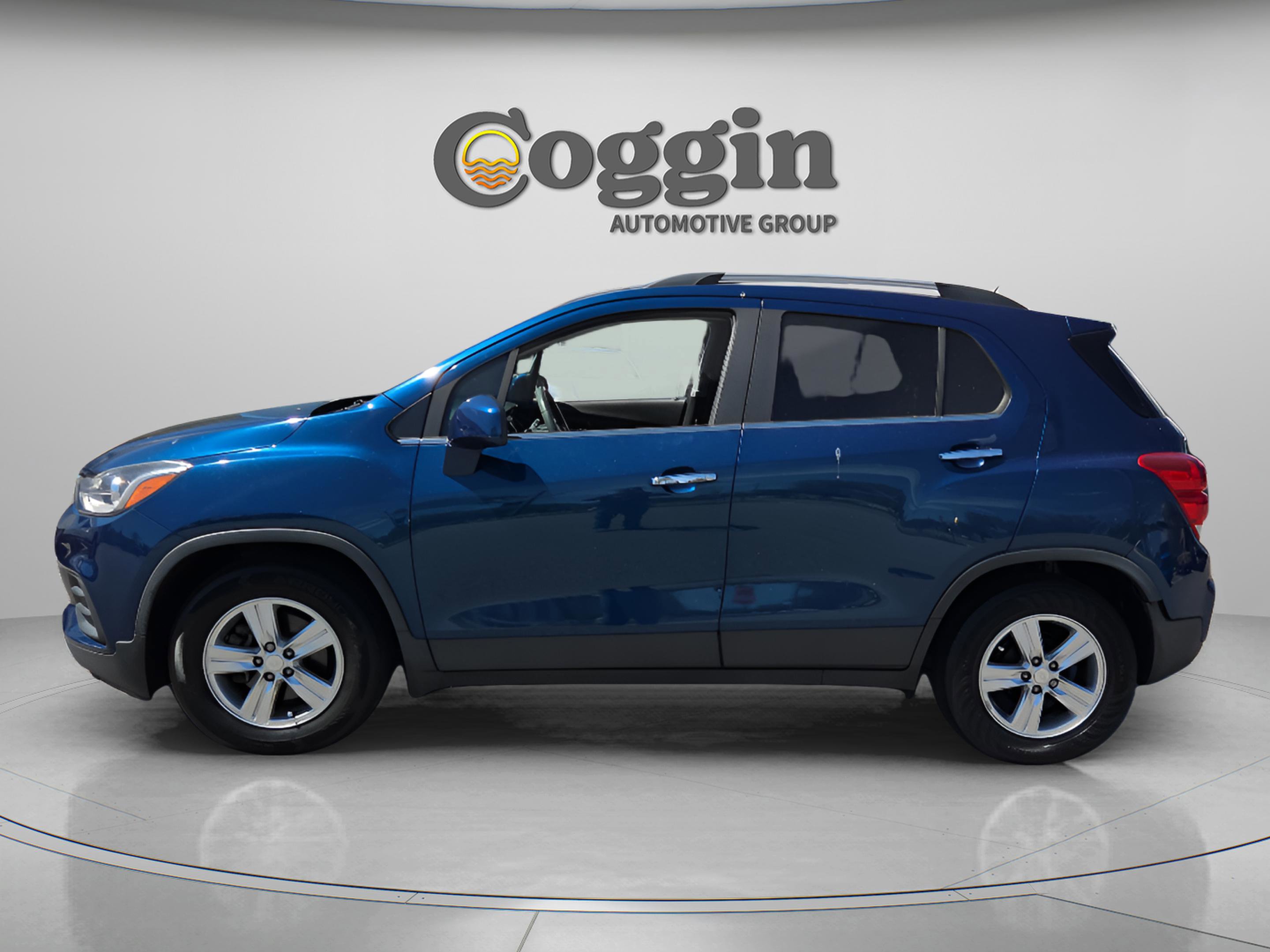Used 2019 Chevrolet Trax LT w/ LT Convenience Package image 2