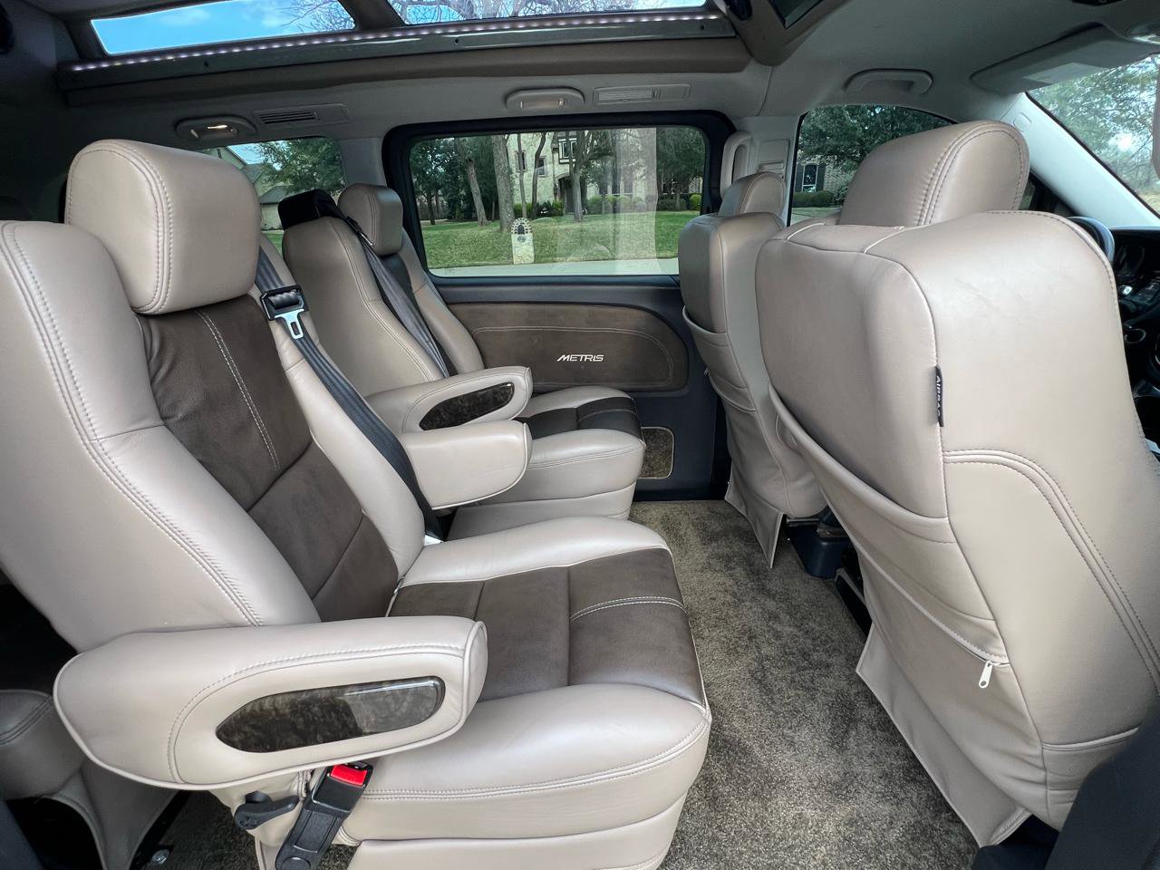 Used 2018 Mercedes-Benz Metris Passenger Van image 33