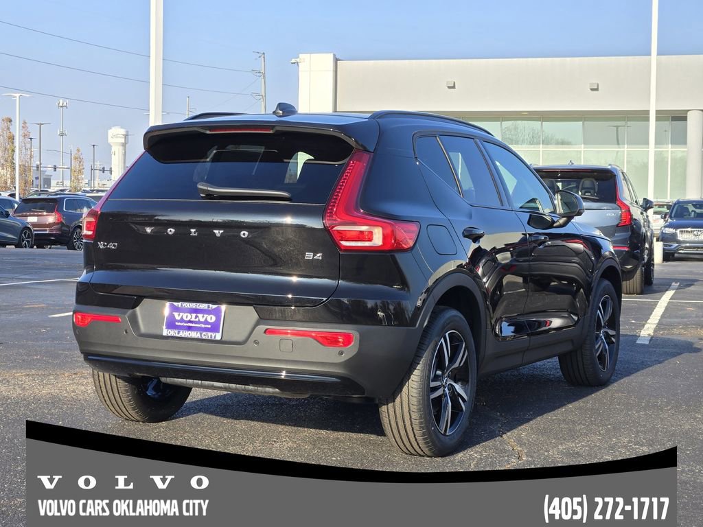 Used 2026 Volvo XC40 B4 Core w/ Protection Package Premier FWD image 5