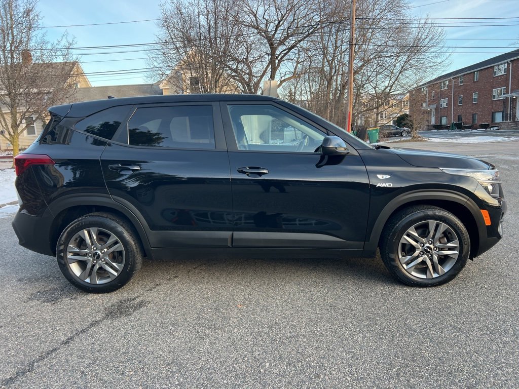 Certified 2023 Kia Seltos LX image 6