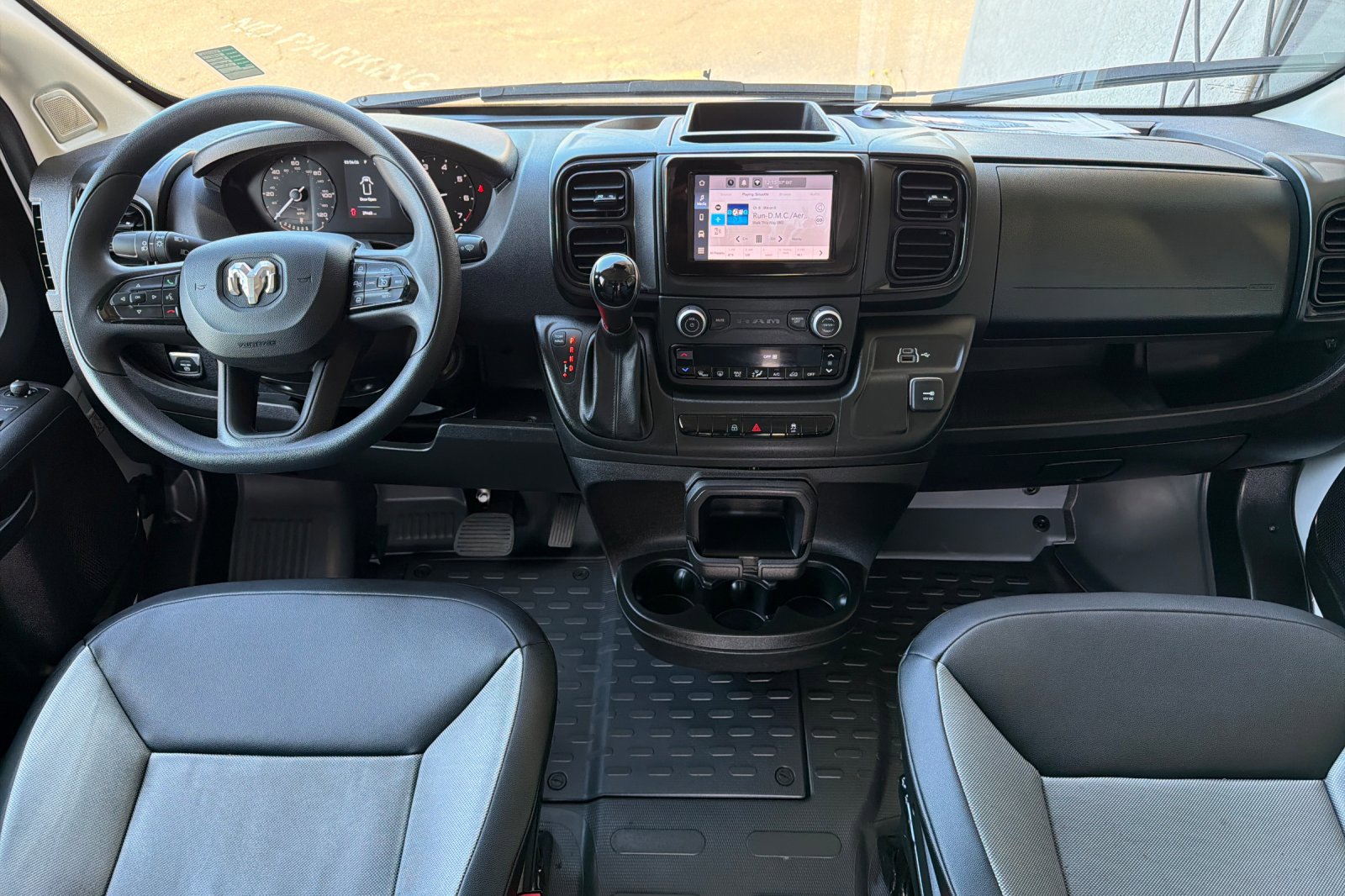 Used 2025 RAM ProMaster 2500 w/ Convenience Group FWD image 11