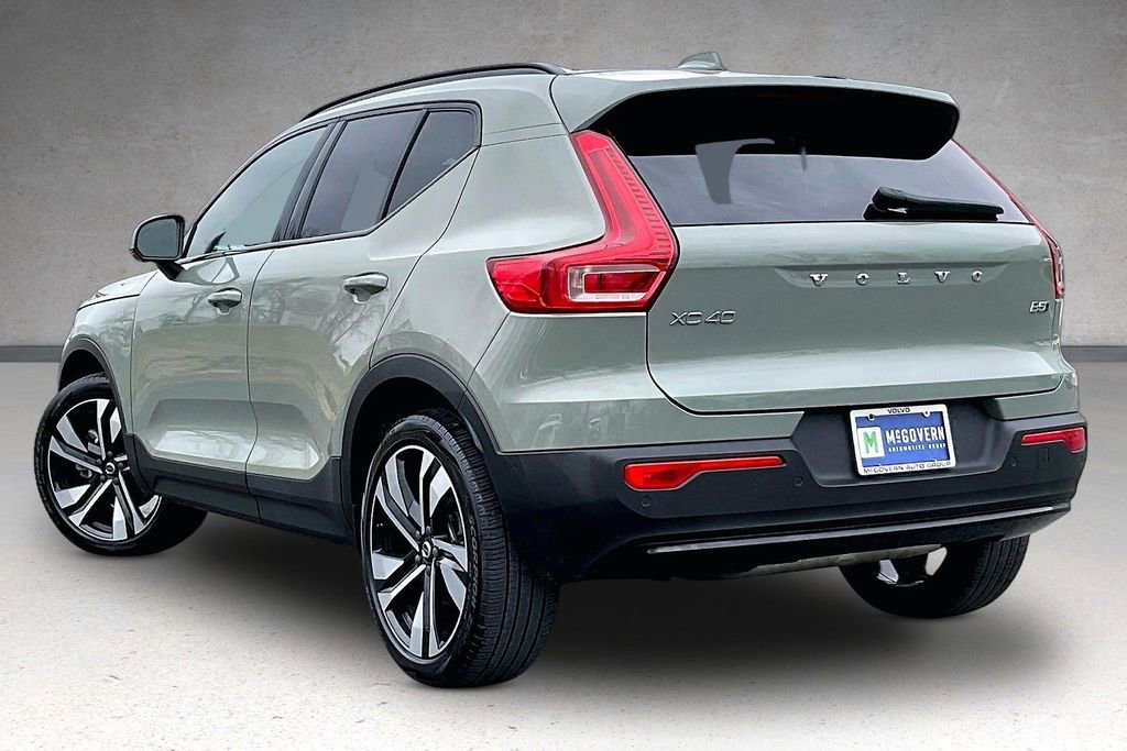 Certified 2024 Volvo XC40 B5 Plus w/ Climate Package image 4