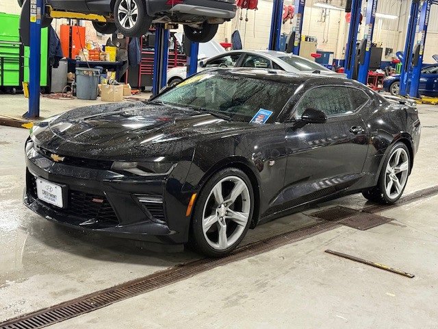 Used 2017 Chevrolet Camaro SS image 2