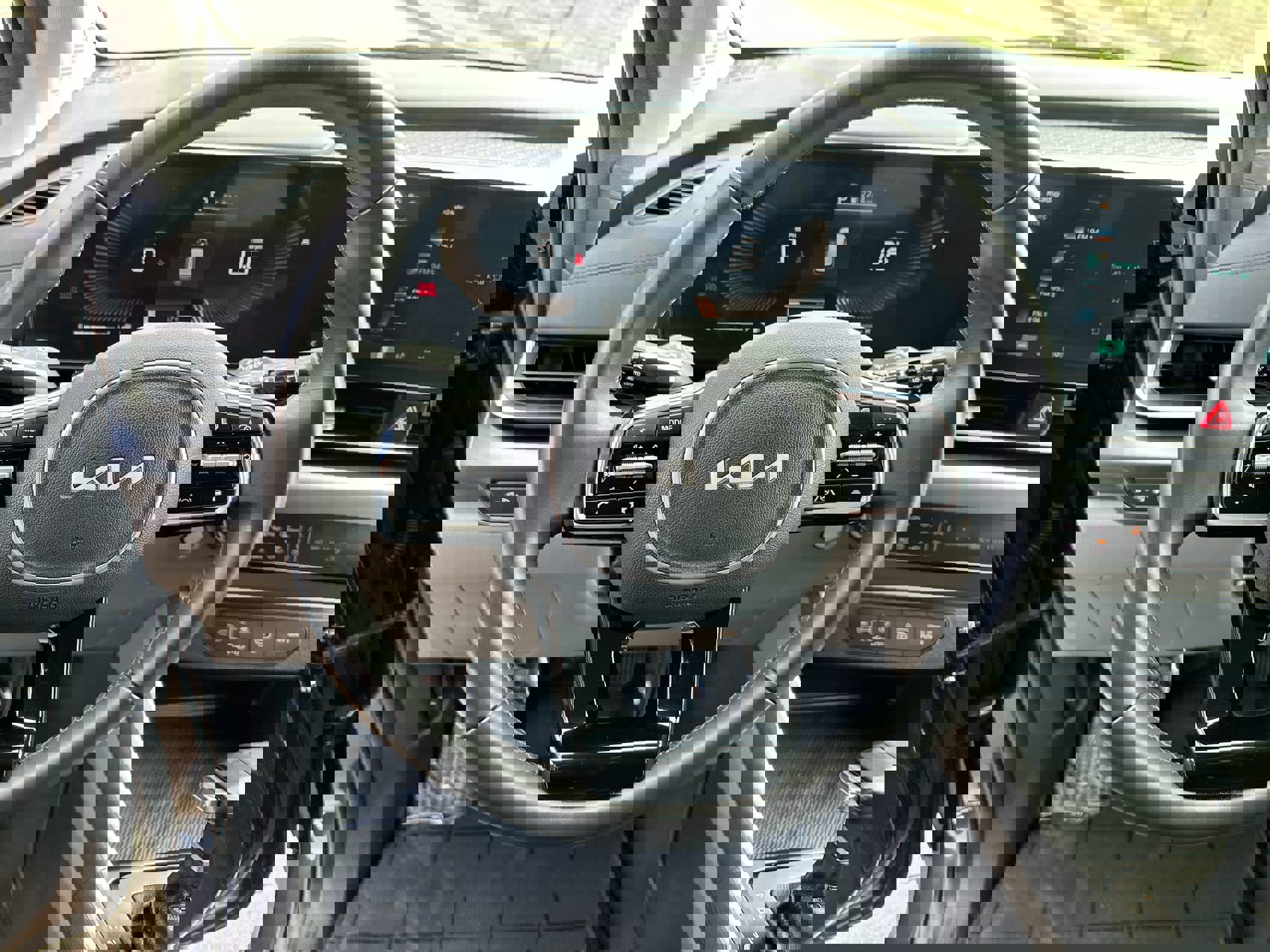 Used 2025 Kia Carnival image 14